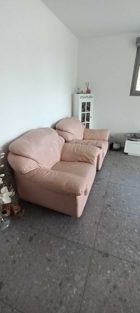 2 fauteuils en cuire ros trs ple trs confortables bonne assise bon etat 110 Ciboure (64)