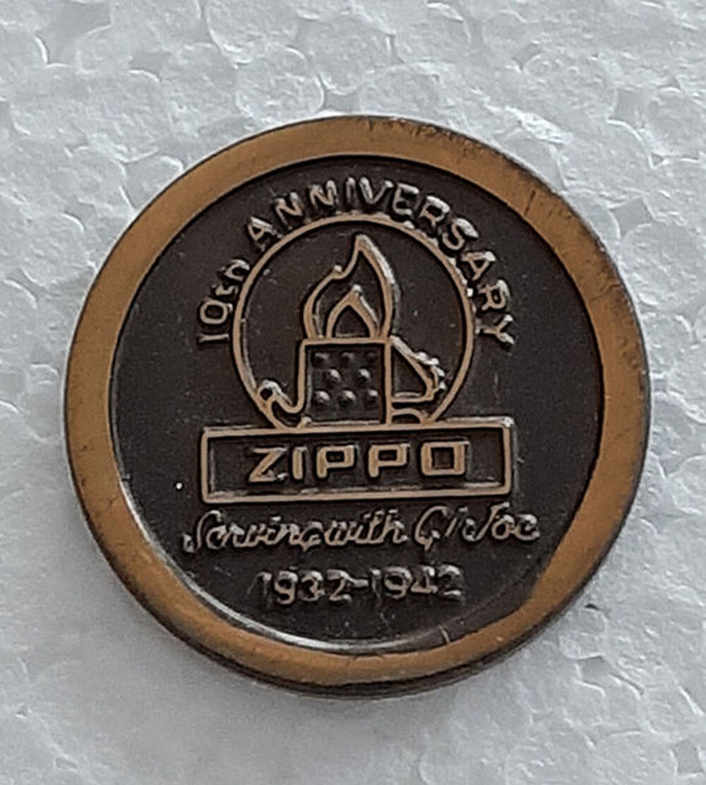 Pin's Zippo 10&egrave;me Anniversaire 