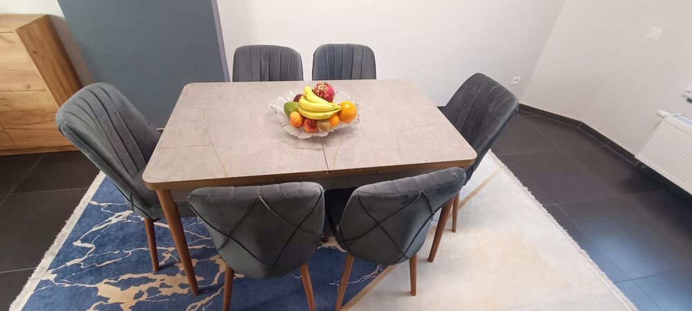Prix choc &eth;Ÿ'&yen;&eth;Ÿ'&yen; La nouvelle table &agrave; manger extensible avec 6 chaises seulement &agrave; 350 euros !!! Les dimensions de la table sont Meubles
