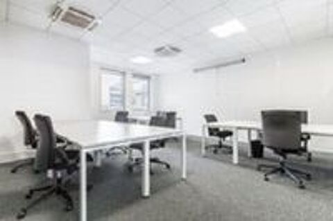   Espace de bureau ouvert tout compris pour vous-même et votre équipe à Cergy Stop & Work  