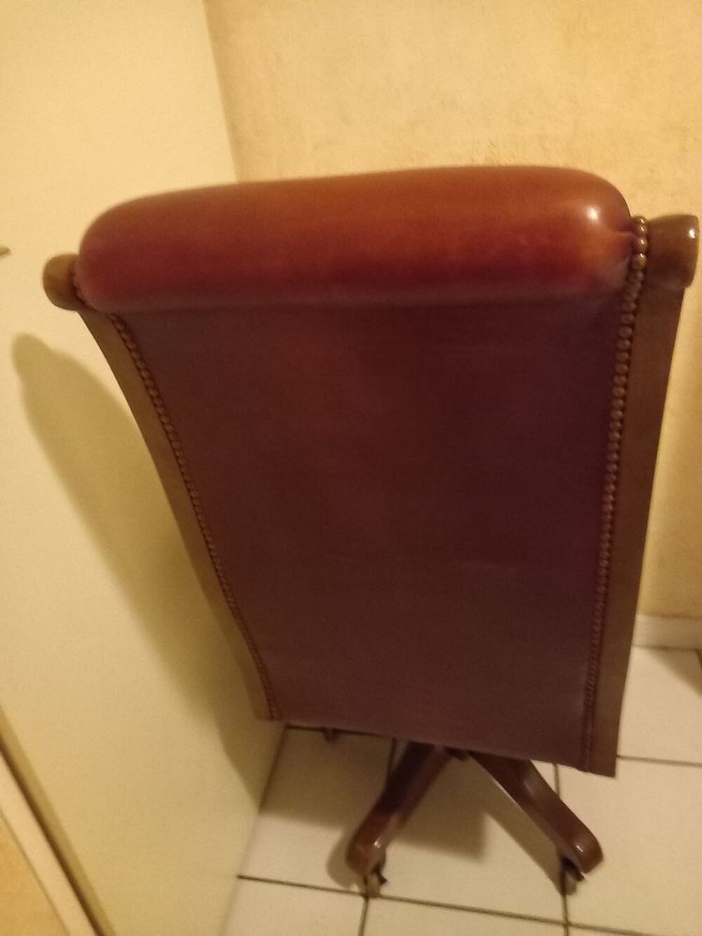 BUREAU ET SON FAUTEUIL Meubles