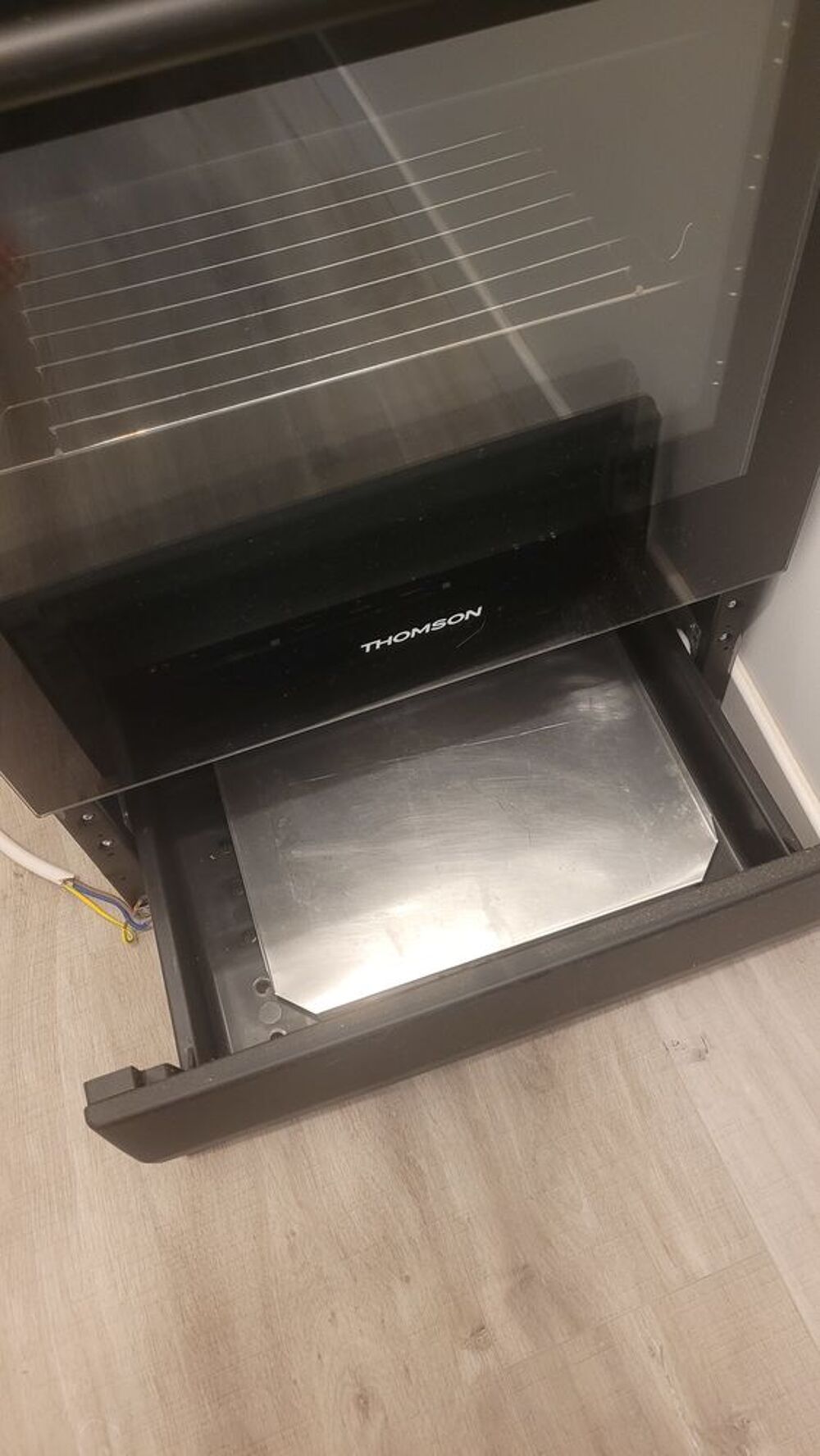 Cuisini&egrave;re vitroc&eacute;ramique Electroménager