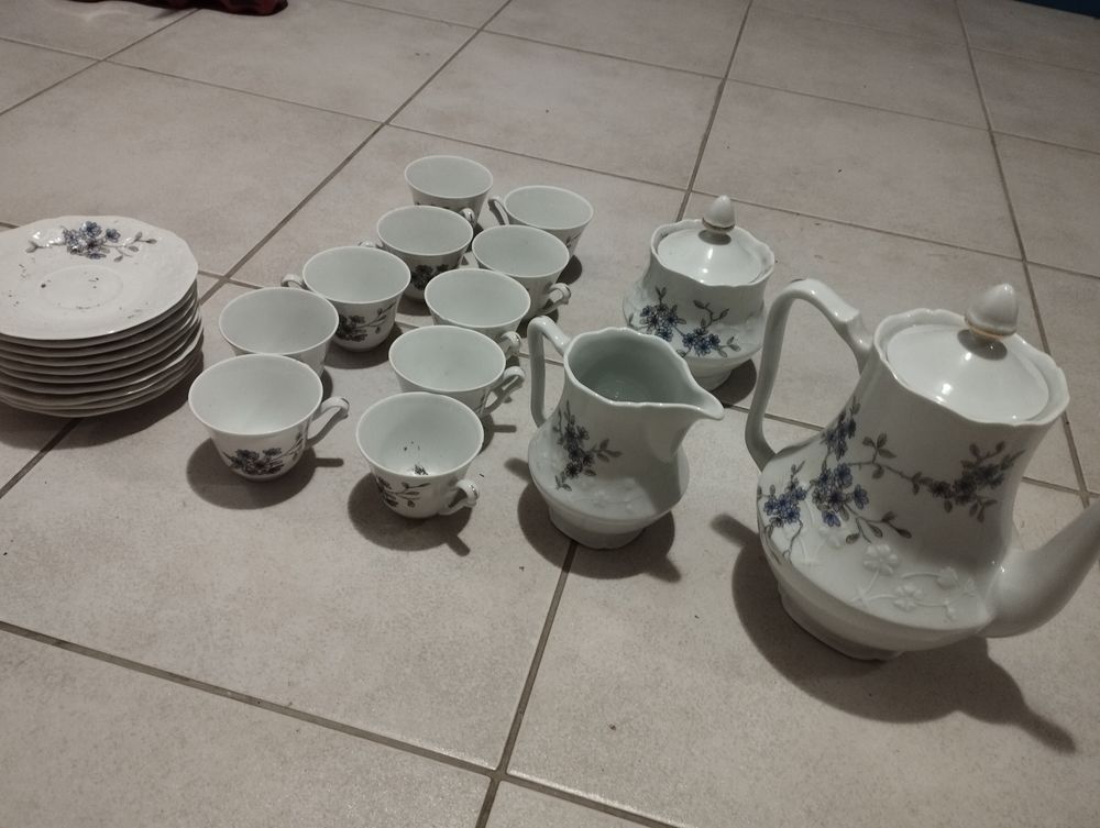 Service &agrave; caf&eacute; porcelaine Cuisine