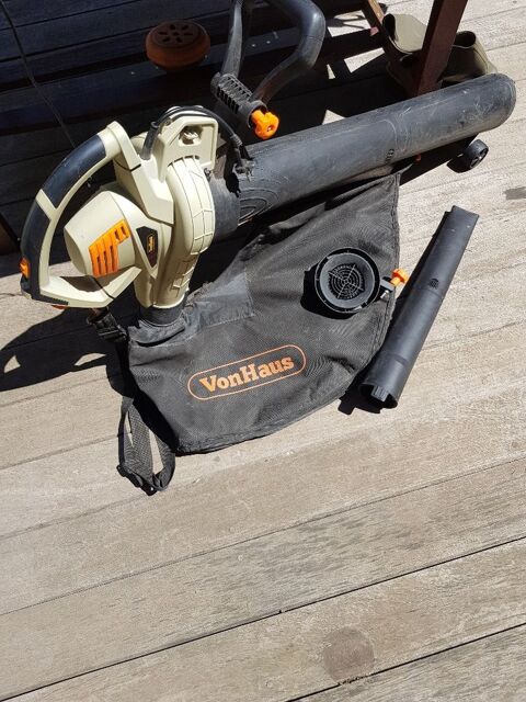 Aspirateur souffleur broyeur 30 Les Arcs (83)