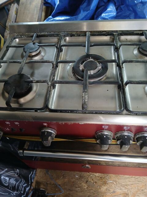 v piano de cuisson 5 feus tres bon etat  250 Tourcoing (59)