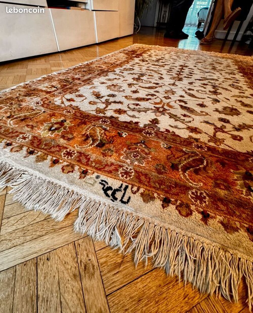 Tapis d'iran fait main D�coration
