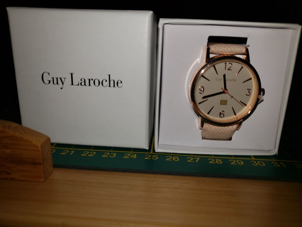 Montre femme bracelet rose Guy Laroche Bijoux et montres