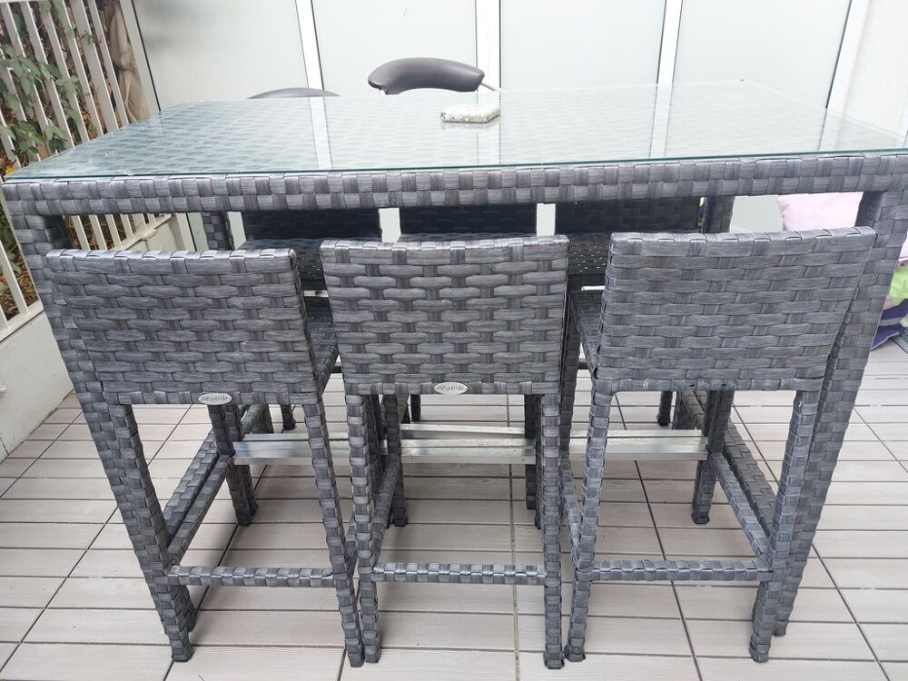 Table et chaises de jardin en rotin gris Jardin