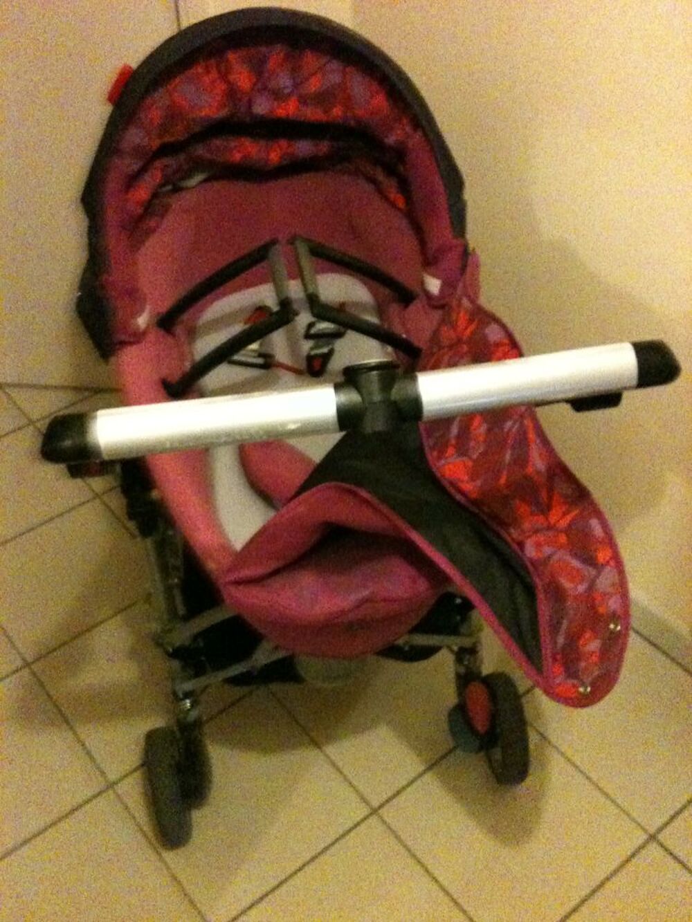 Poussette loola UP v&eacute;g&eacute;tale pink edition limitee Puériculture