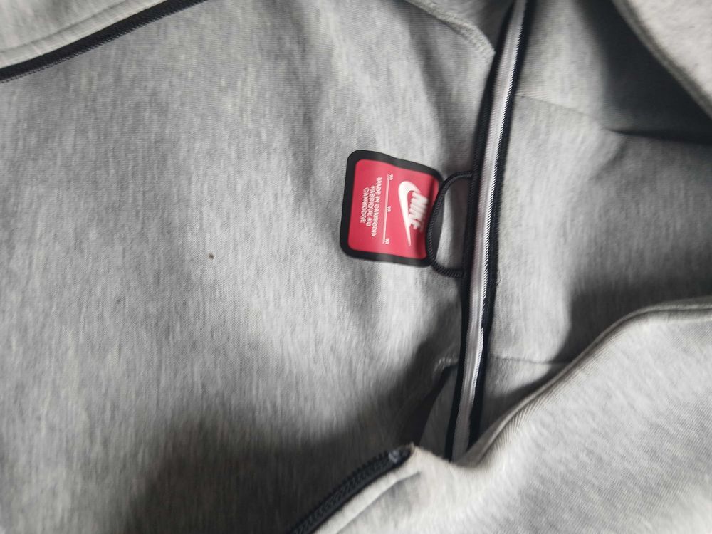 nike tech taille M Vêtements