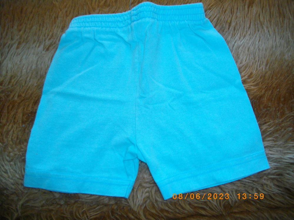 Ensemble tee-shirt et short bleu - Taille : 18 mois Puériculture