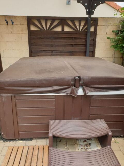 SPA RIGIDE  3 PLACES 3000 Louvigny (57)