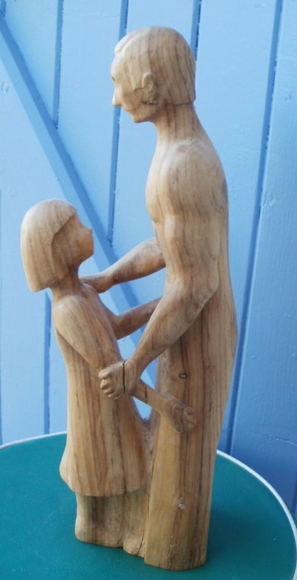 Sculpture fait main en bois (homme et enfant) Décoration
