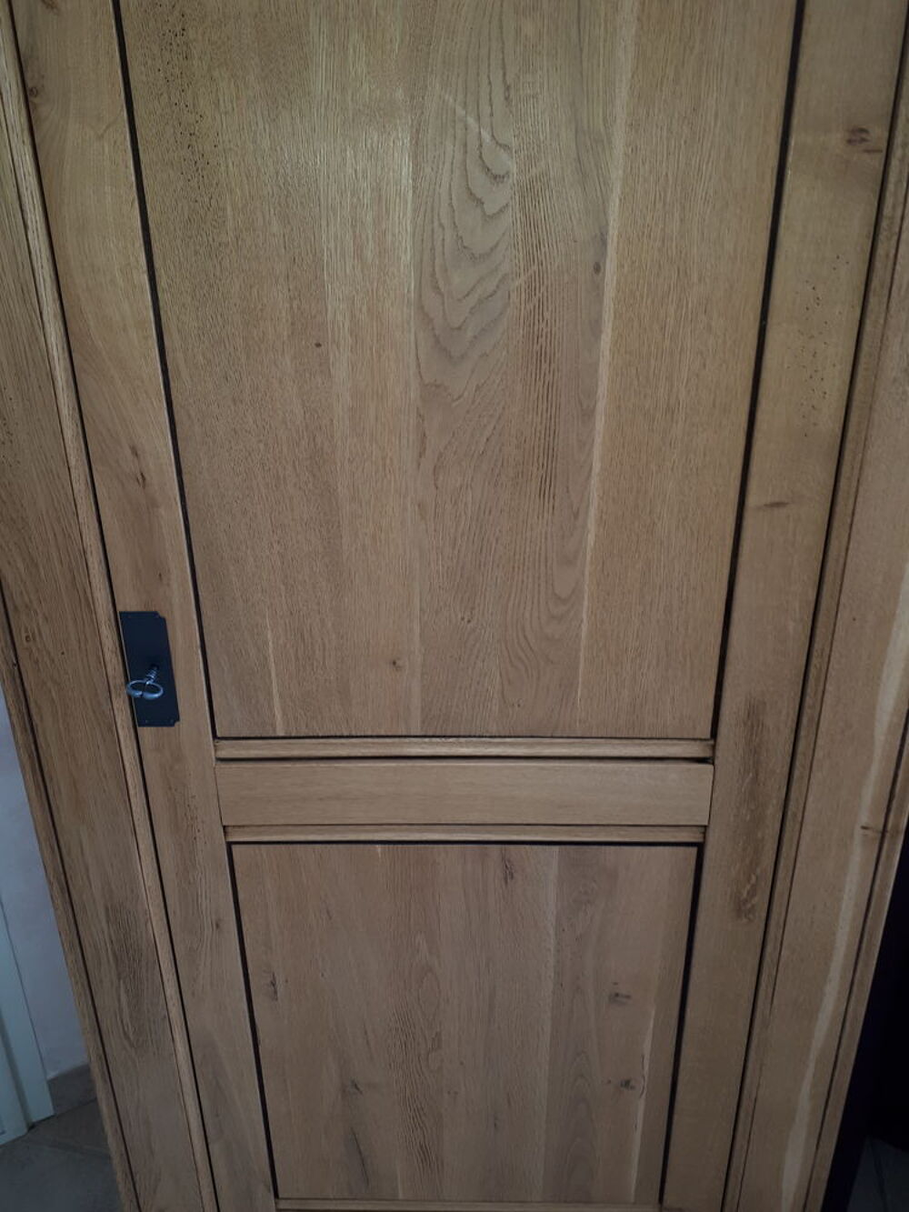 ARMOIRE CH&Ecirc;NE EN PARFAIT ETAT Meubles