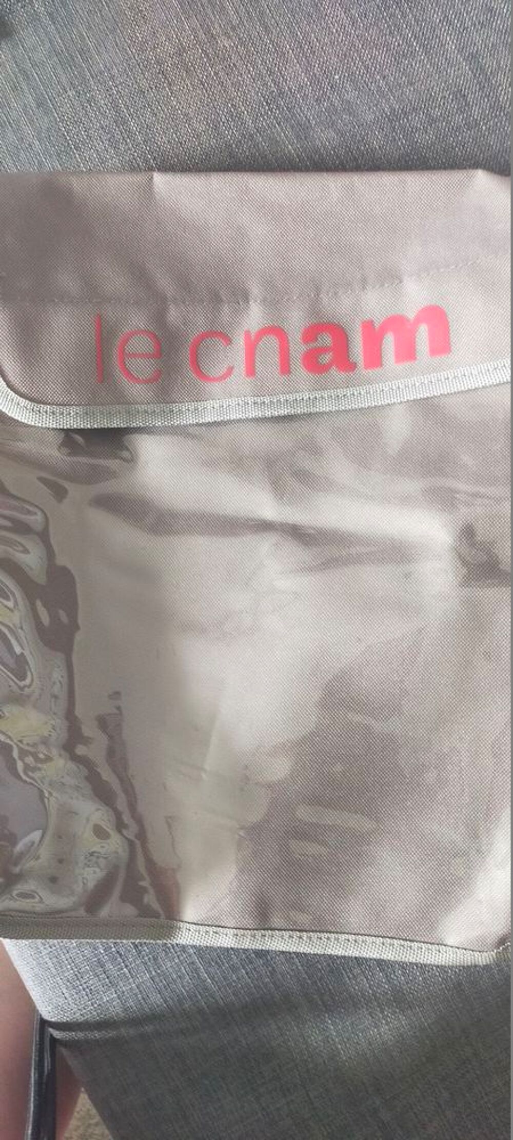 sac besace verticale &agrave; bandouli&egrave;re pour tablette/ordinateur Maroquinerie