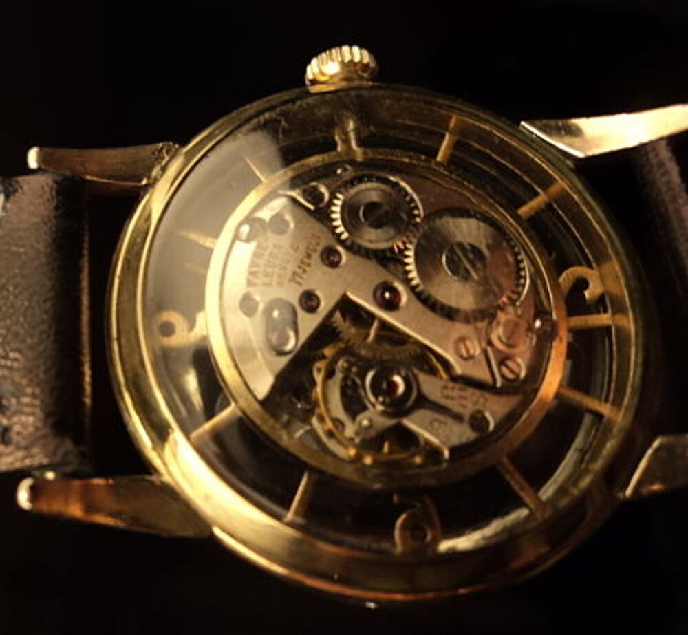 Favre-Leuba Jaeger LeCoultre demi-squelette vers 70
Bijoux et montres