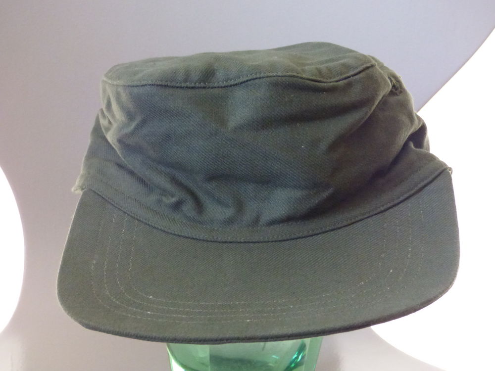 V&ecirc;tements militaires Vêtements