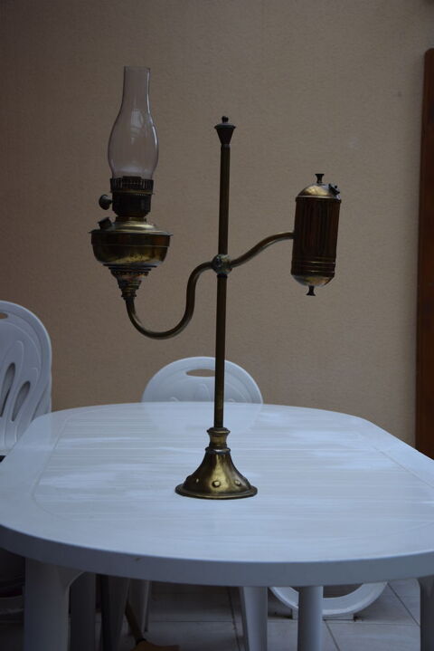 lampe  ptrole ancienne. 120 Saint-Paul-Trois-Chteaux (26)