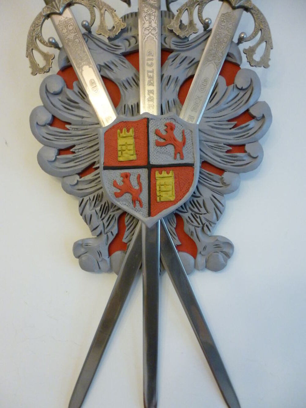 &eacute;p&eacute;es m&eacute;di&eacute;vales sur &eacute;cusson Décoration