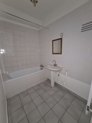  Appartement à louer 4 pièces 73 m²