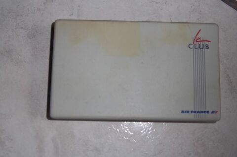 N�cessaire de voyage pour collection 12 Colombier-Fontaine (25)