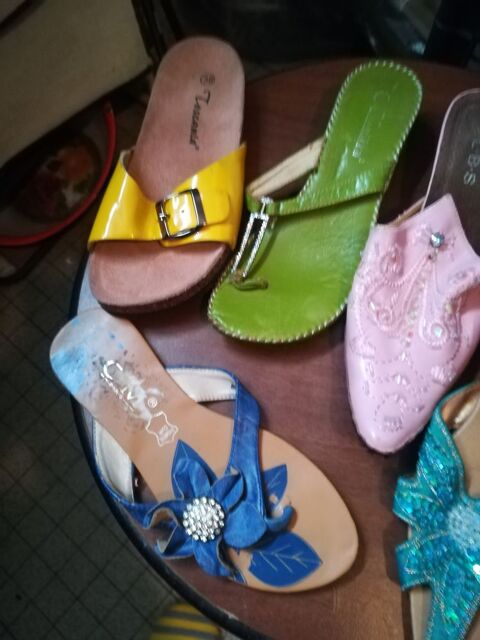 Lot de 6 paires de nu pieds 10 Pantin (93)