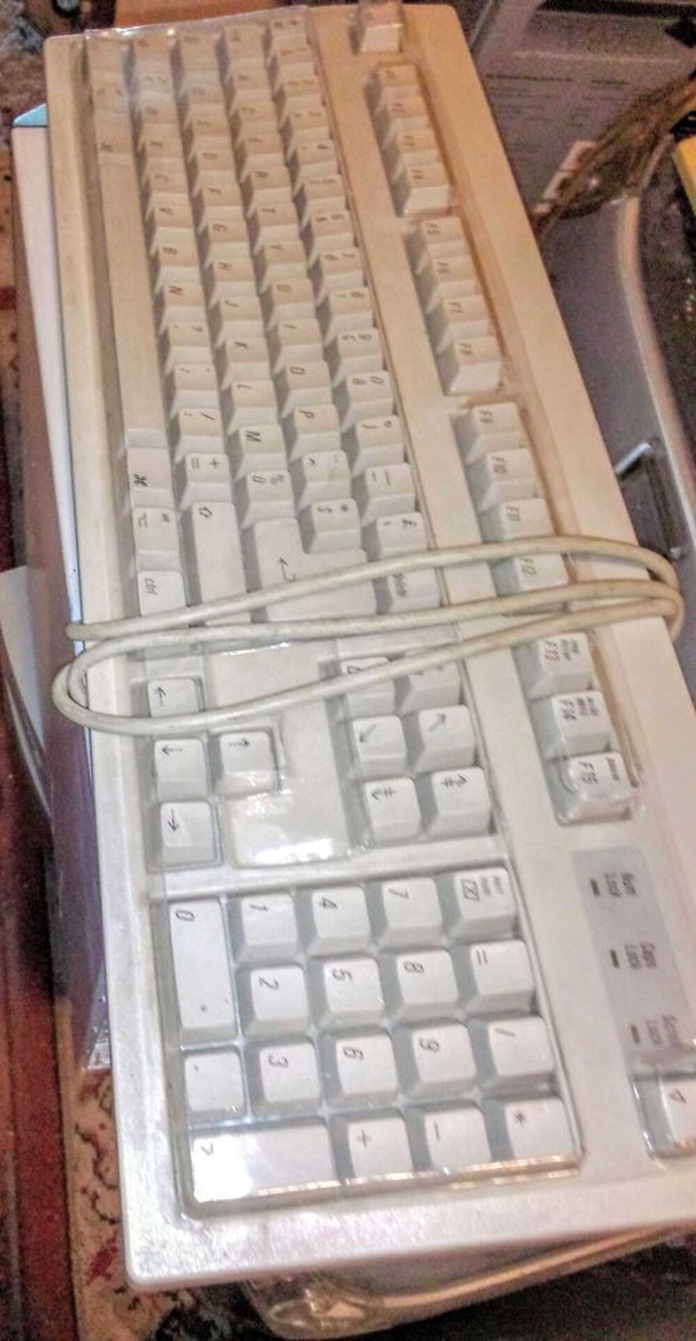 clavier adb fran&ccedil;ais pour clone beige Matériel informatique