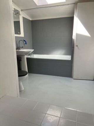 Appartement à louer 1 pièce 75 m²