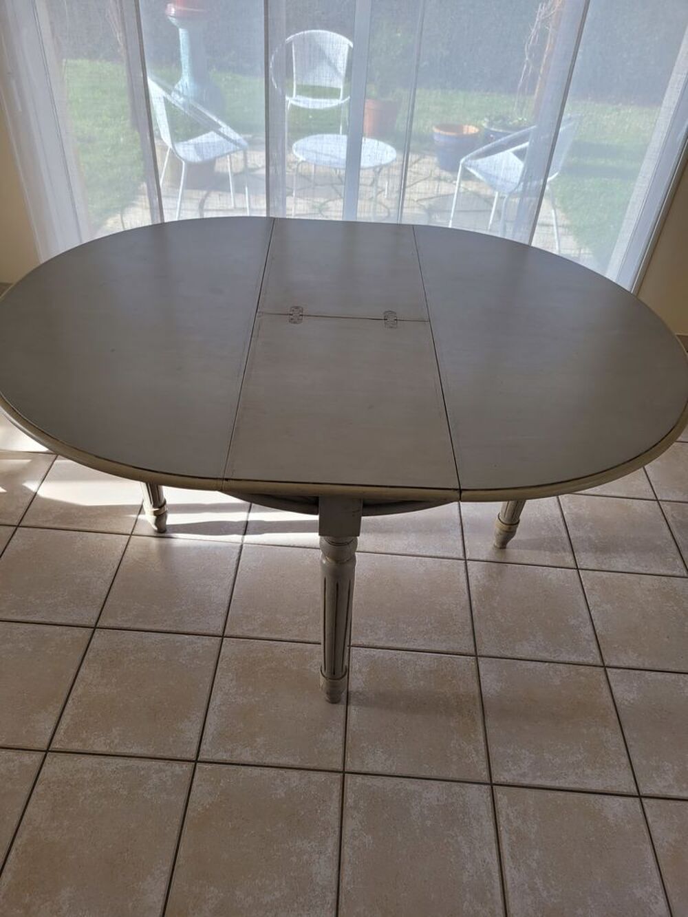 Table salle &agrave; manger ronde Meubles