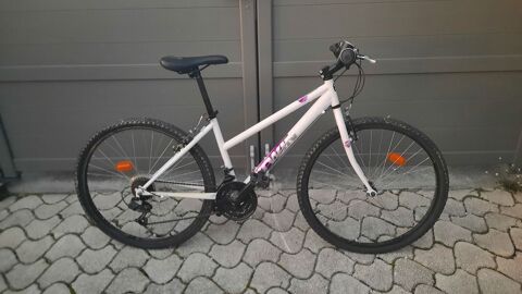 V�lo RockRider 300
Bon �tat 60 Fr�jus (83)