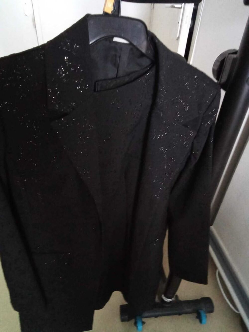 Ensemble noir &agrave; paillettes taille 36 Vêtements
