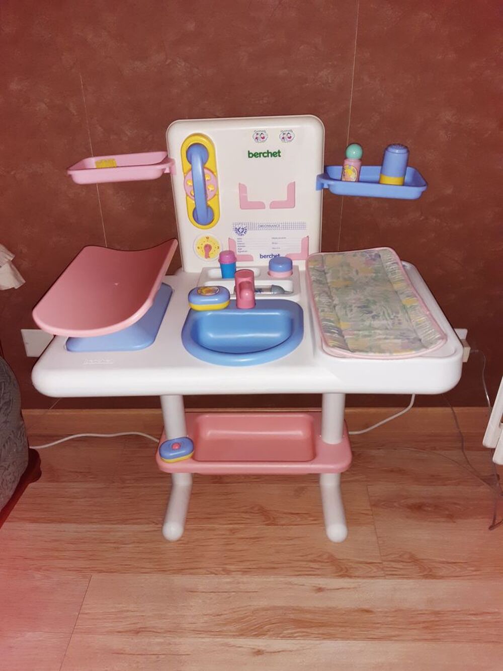 Table de Nursery BERCHET. Jeux / jouets