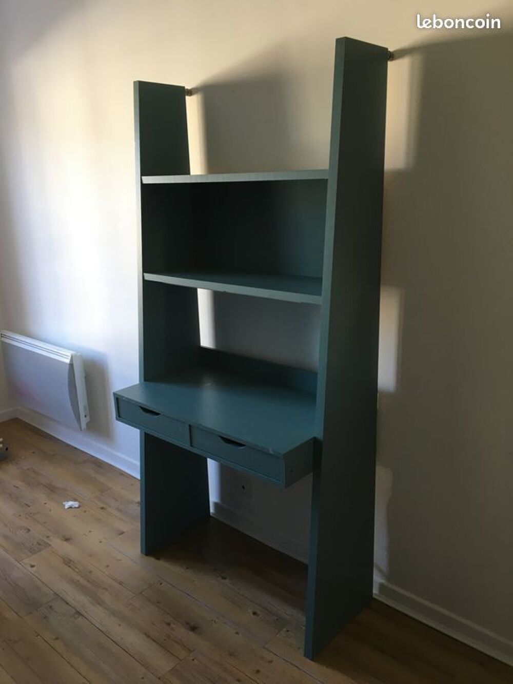 Bureau enfant avec rangements (et &eacute;clairage adapt&eacute;) Mobilier enfants