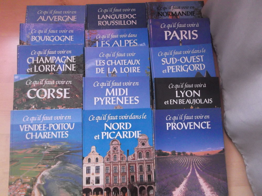 Belle collection de livres pour voyager au travers la France Livres et BD
