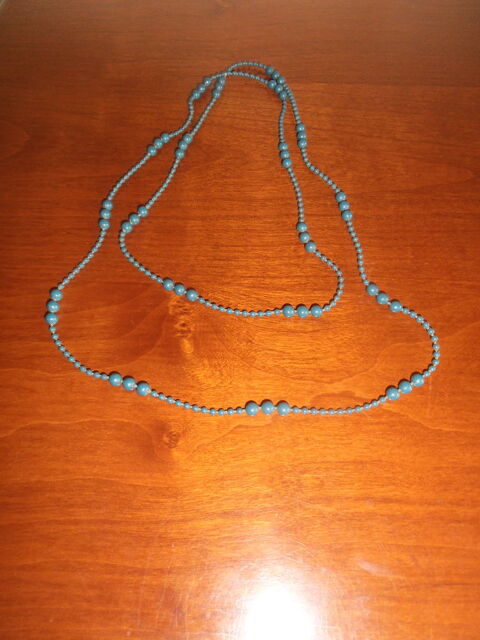 Sautoir bleu (28b) 2 Tours (37)