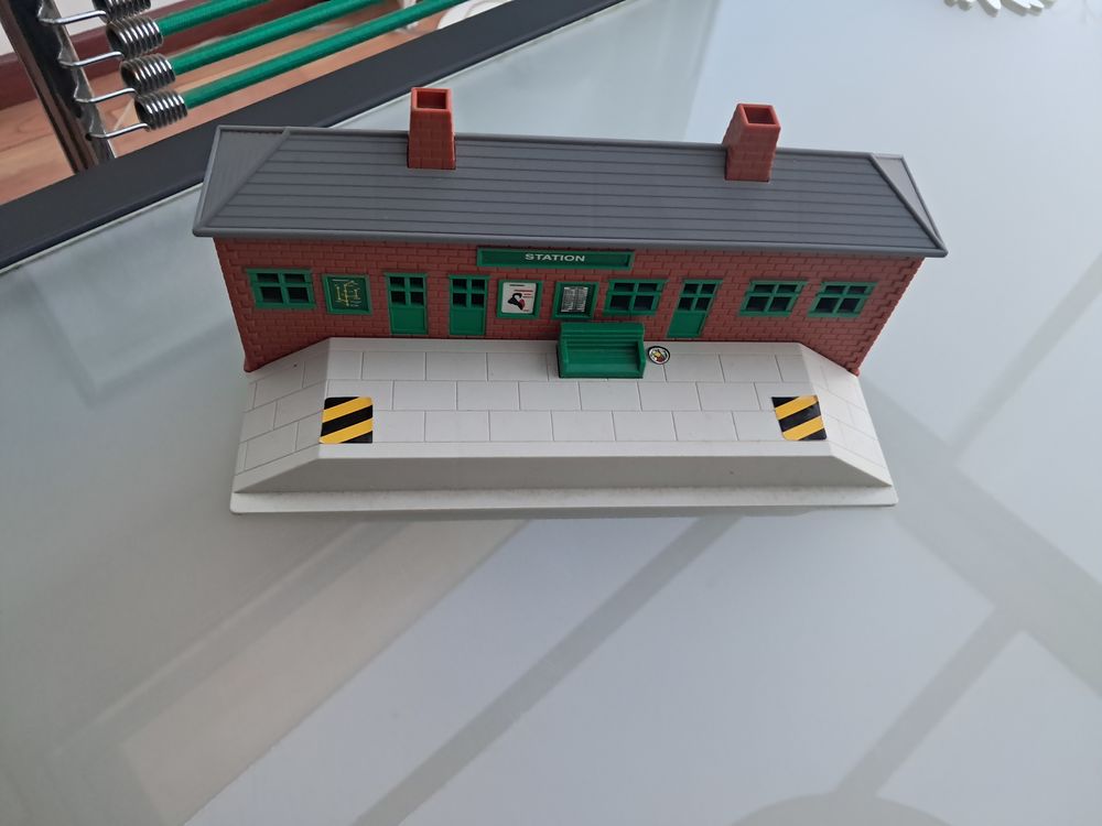 Des &eacute;l&eacute;ments du train Tomy 7426, super set
de chez Tomica Wo Jeux / jouets