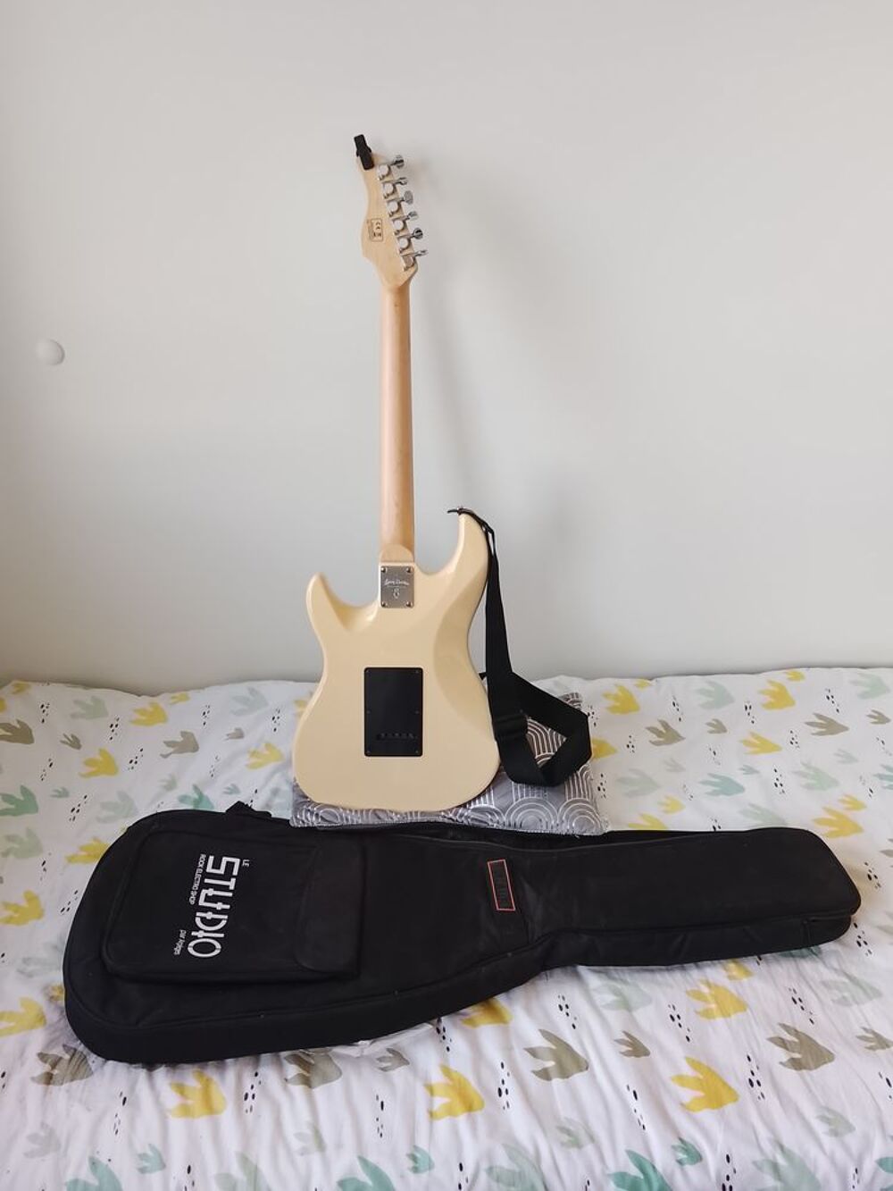 Guitare &eacute;lectrique Larry Carlton avec housse Instruments de musique