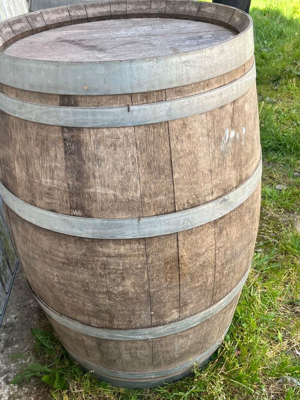 Lot de deux tonneaux en bois Meubles