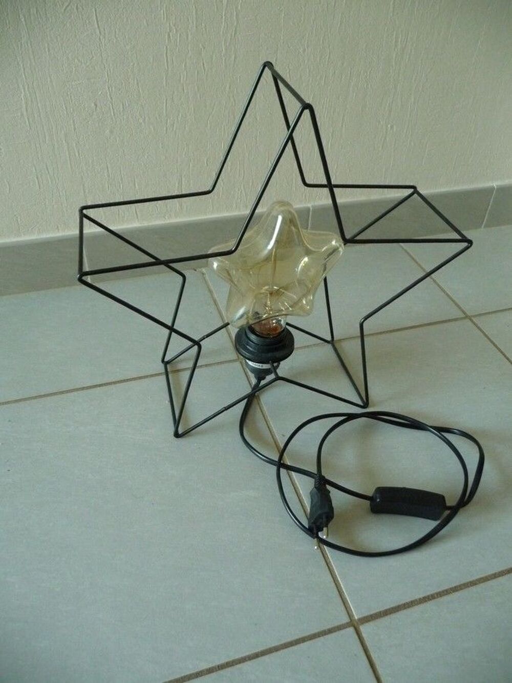 Lampe forme &eacute;toile avec ampoule &agrave; filament Décoration