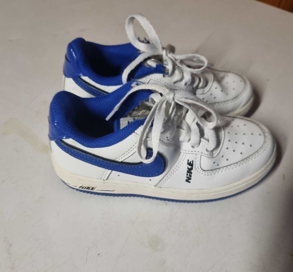 basket Nike air force 1 junior blanche et bleu taille 28.5 Chaussures