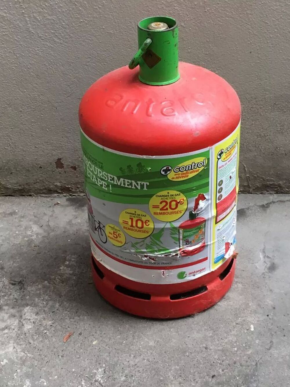 Bouteille de gaz Butane vide. Bricolage