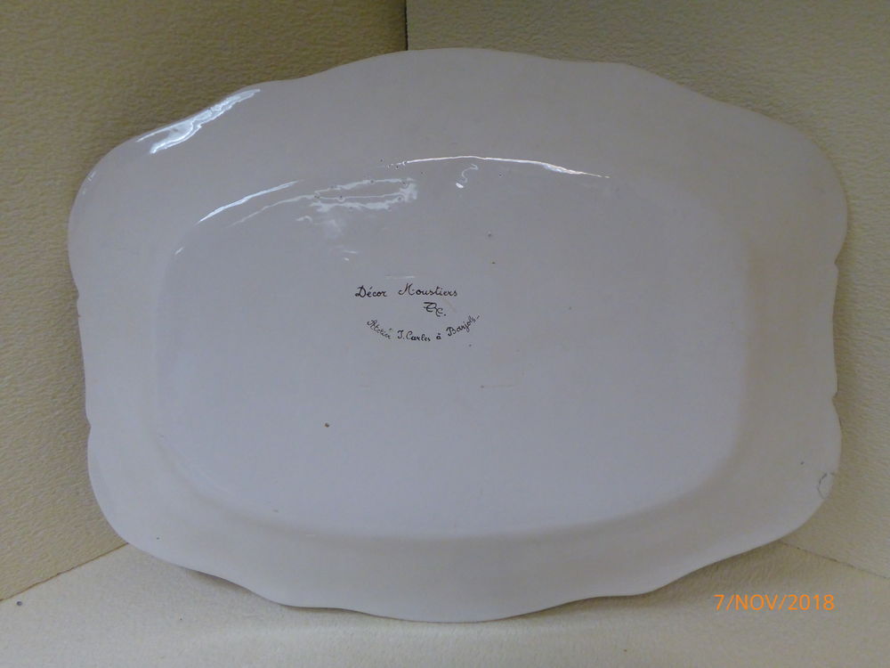 Plat d&eacute;coratif " Moustier " 1900, D�coration