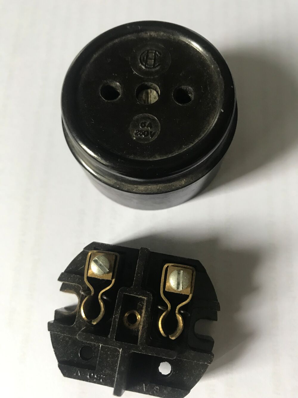 prise de courant en bak&eacute;lite vintage Bricolage