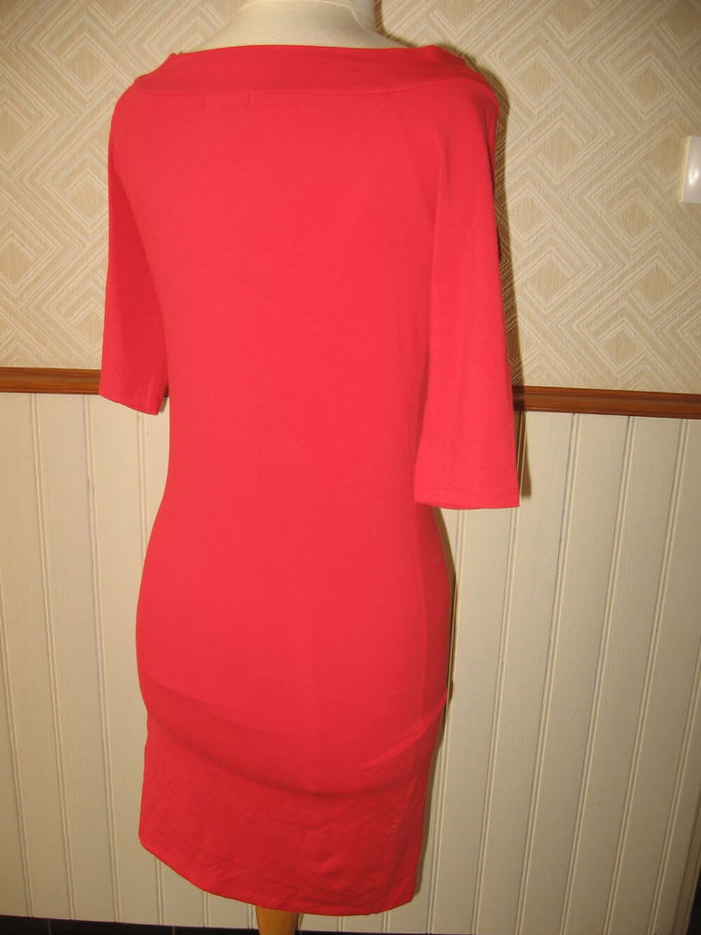 Robe courte rouge Vtements