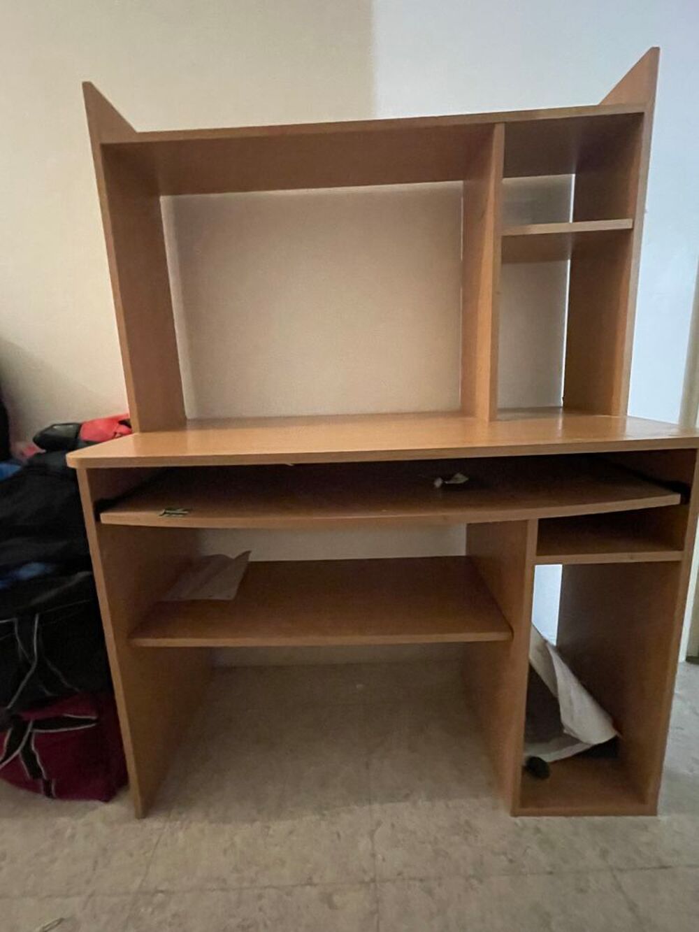 Bureau de travail
Meubles