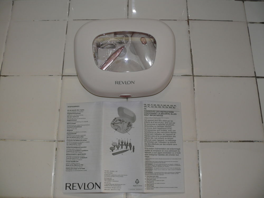 Kit beaut&eacute; des ongles "Revlon" Bijoux et montres