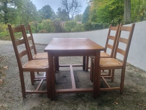1 Table 120x80 et 4 chaises en chêne 200 Germigny-l'Évêque (77)