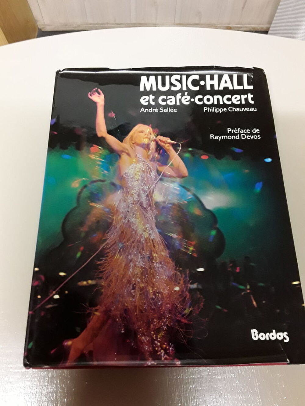 MUSICHALL Livres et BD