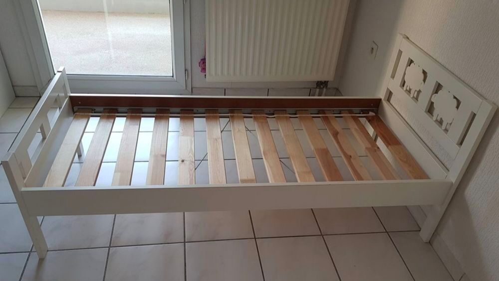 Chambre d'enfant lit + table + chaise Mobilier enfants