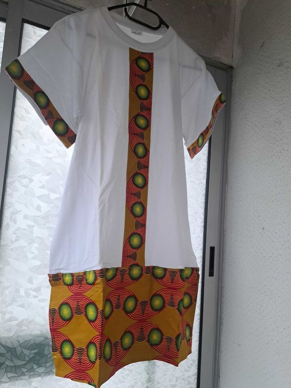T-shirts, sacs et tongs customis&eacute;s Vêtements